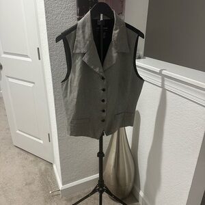 Liz Claiborne Light Gray Tailored Sleeveless Vest